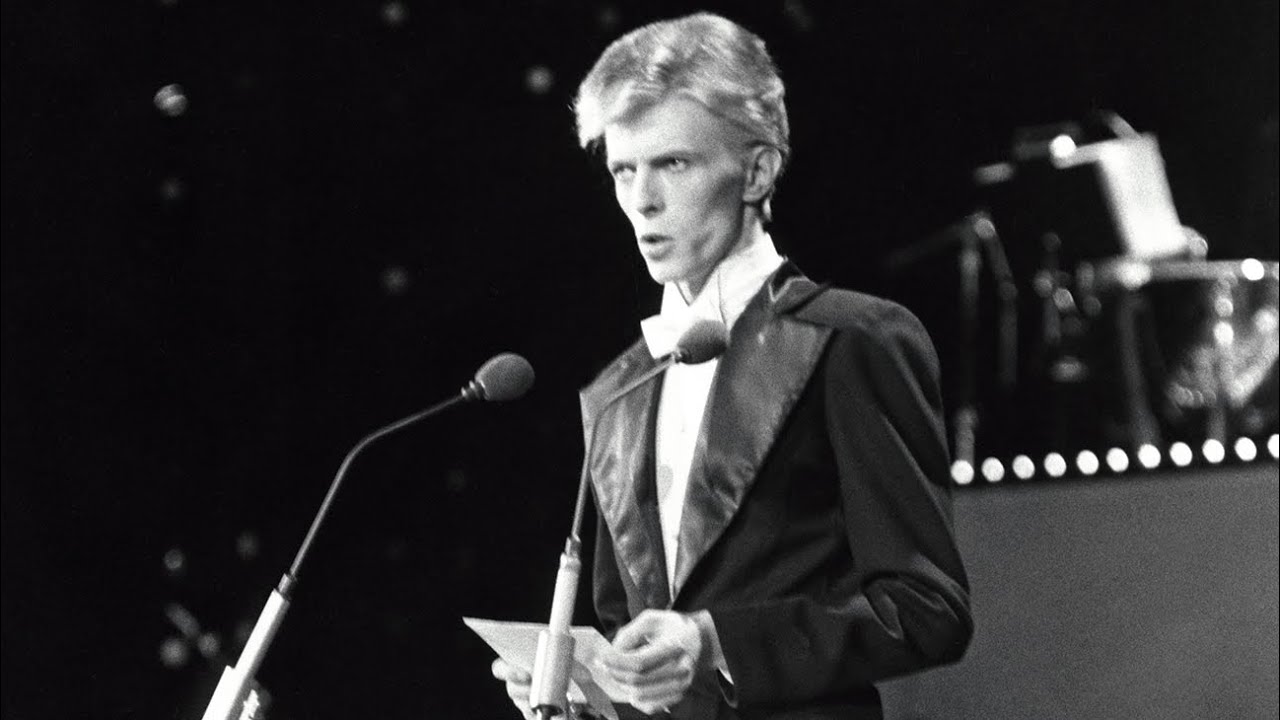 David Bowie Presents R&B Grammy Award, 01 March 1975