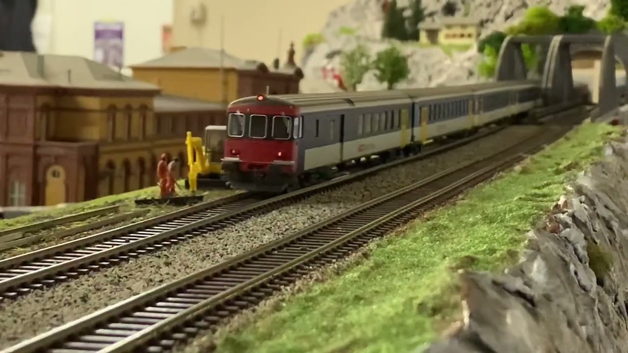 Compilation diverses compositions UM Re 460, Re 4/4, Ae 6/8, C 5/6 et train poubelle 😉