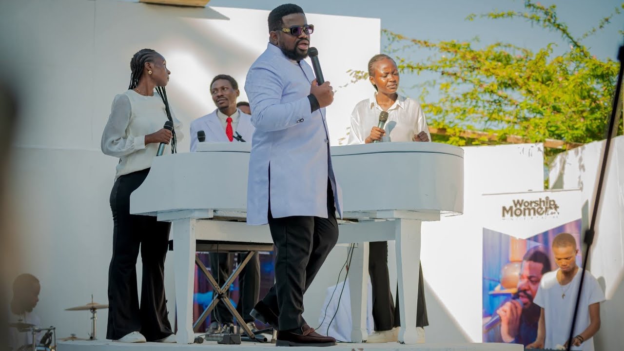 Medley Na pesa yo nini, 30minute d'adoration live by fr Emmanuel Musongo live recording 