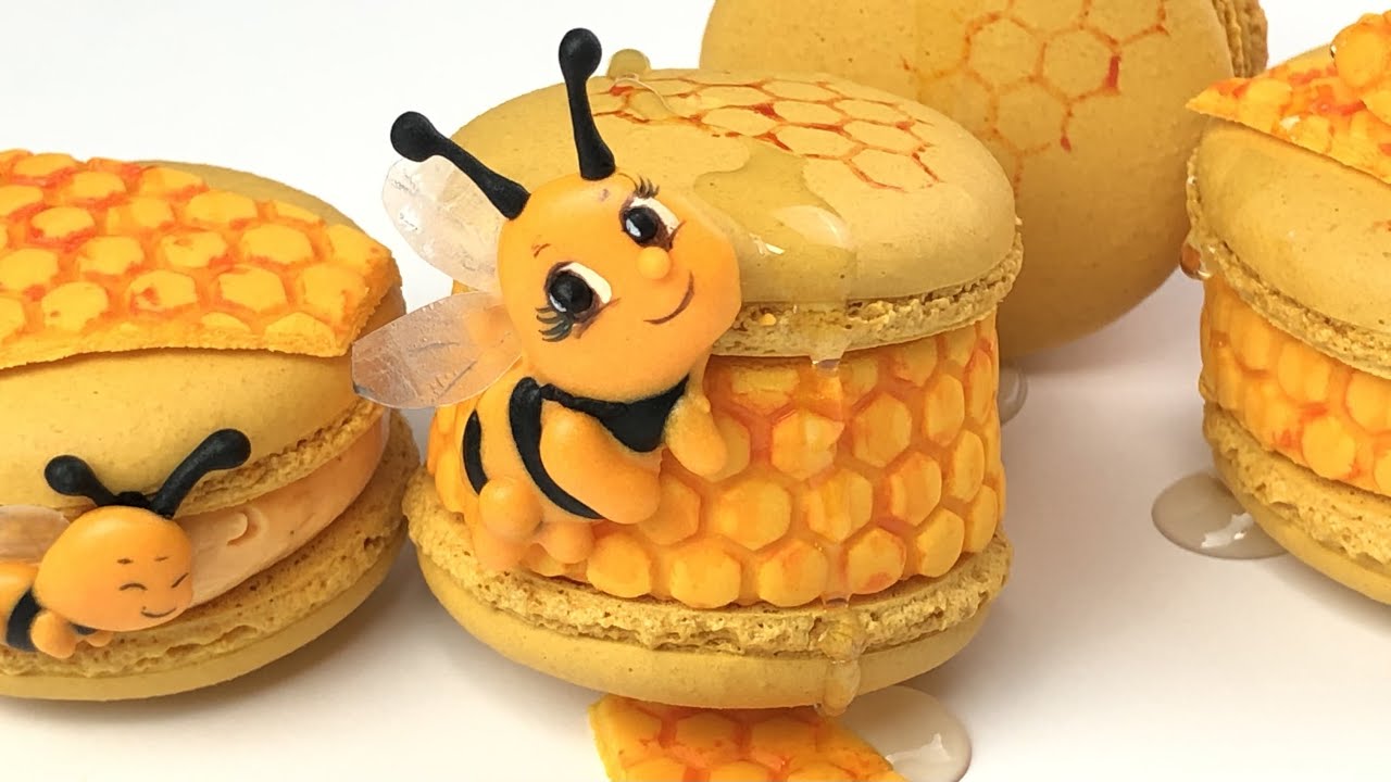 Honey bee macaron