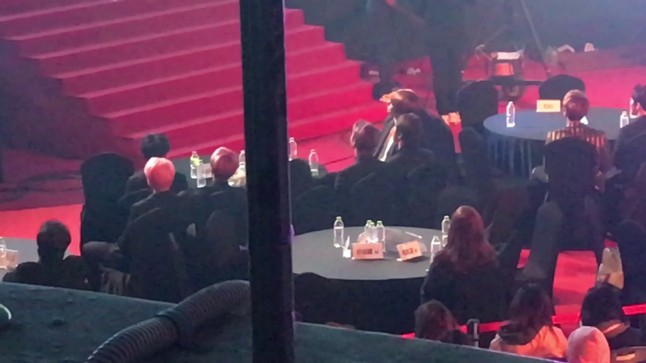 170222 BTS 가온차트 TWICE reacts.