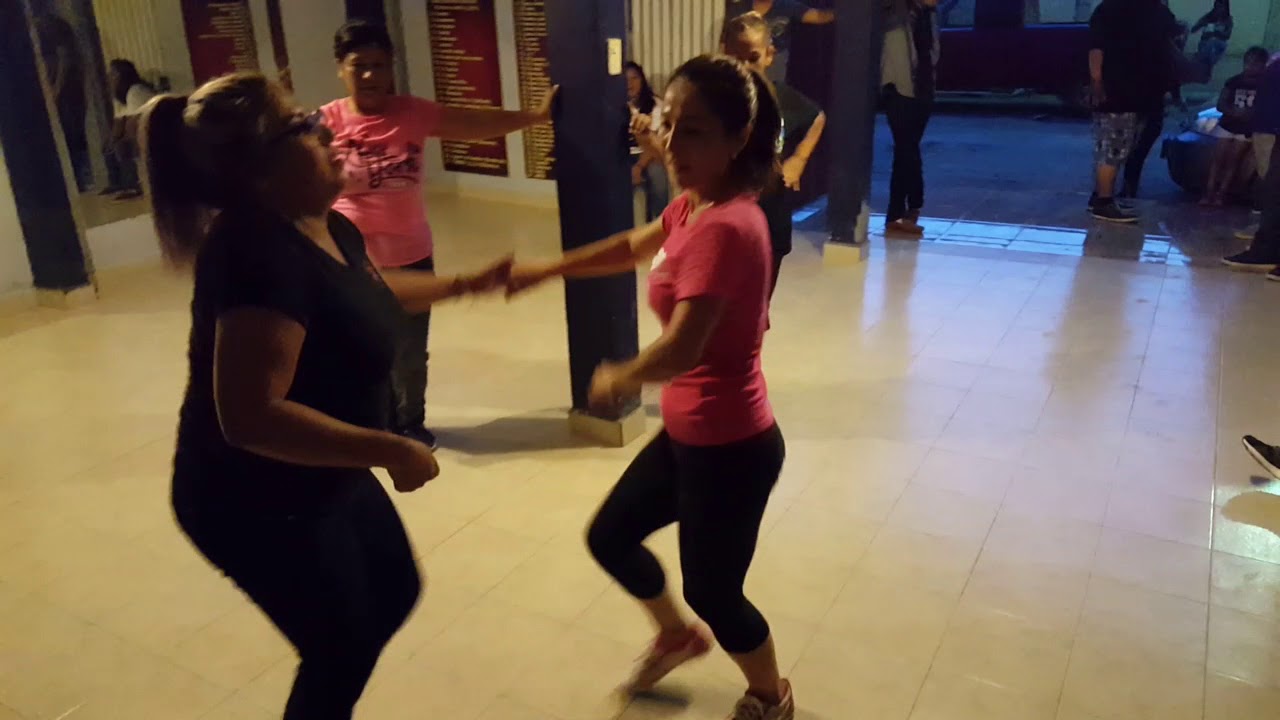 PURO MOVIMIENTO DE CADERA!!!! (Cumbia Texana) Amairany & Vianey