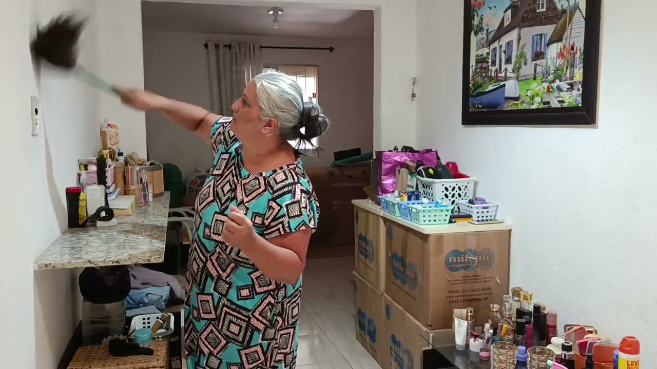 Vlog de hoje arrumando a casa +fazendo almoço e um galinheiro que meu esposo fez🏡🪿🐔