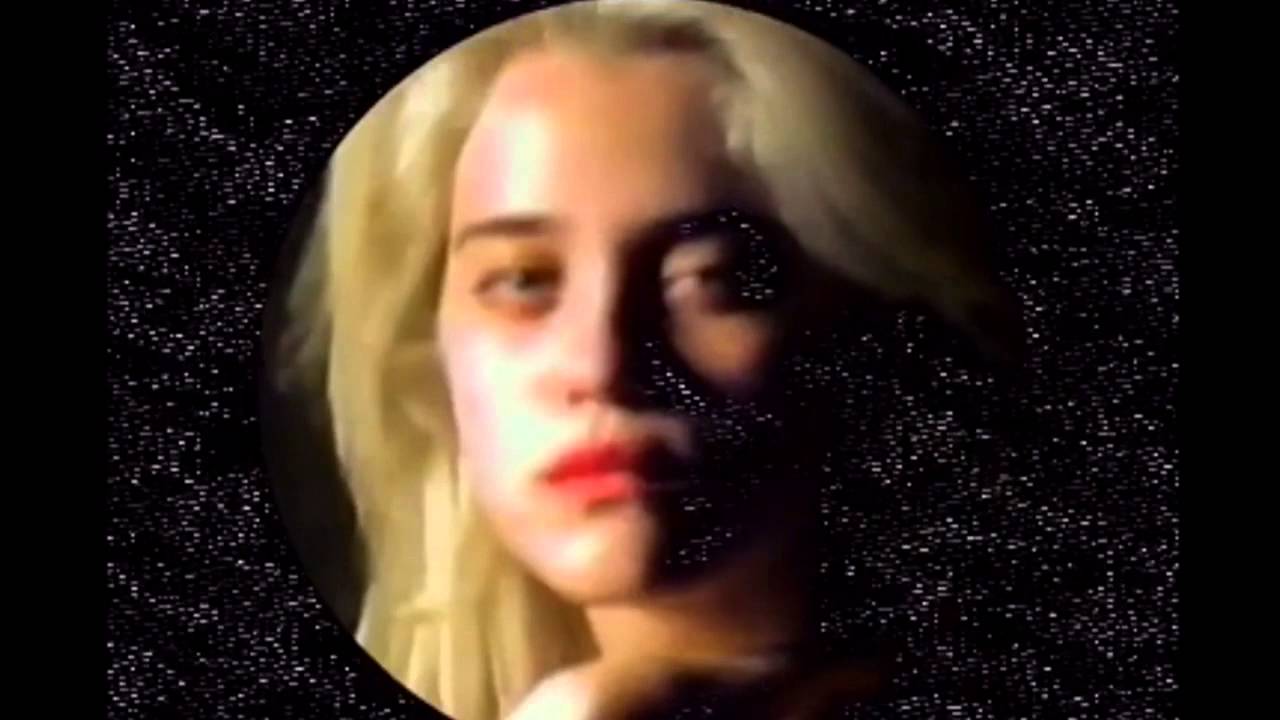 SKY FERREIRA - CHAMBER OF REFLECTION (MACDEMARCO)