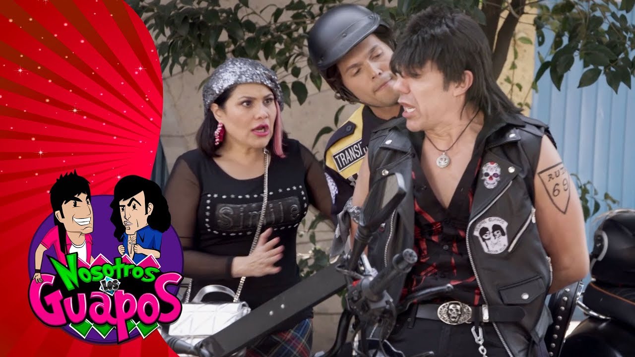 &iexcl;El V&iacute;tor se convierte en 'biker' para ligar! | C22 - Temporada 4 | Distrito Comedia