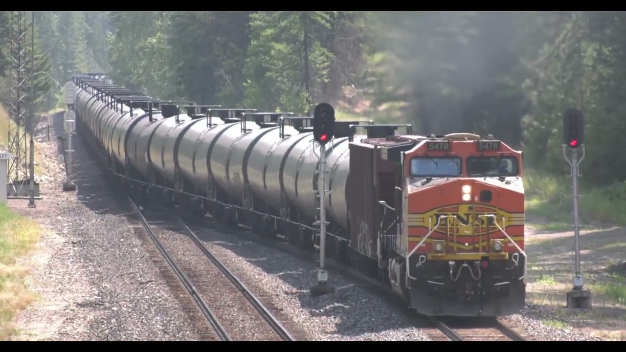 Fast Z  Trains,  Meet with an Oil Train,  Foreign Power,  CSX Leader