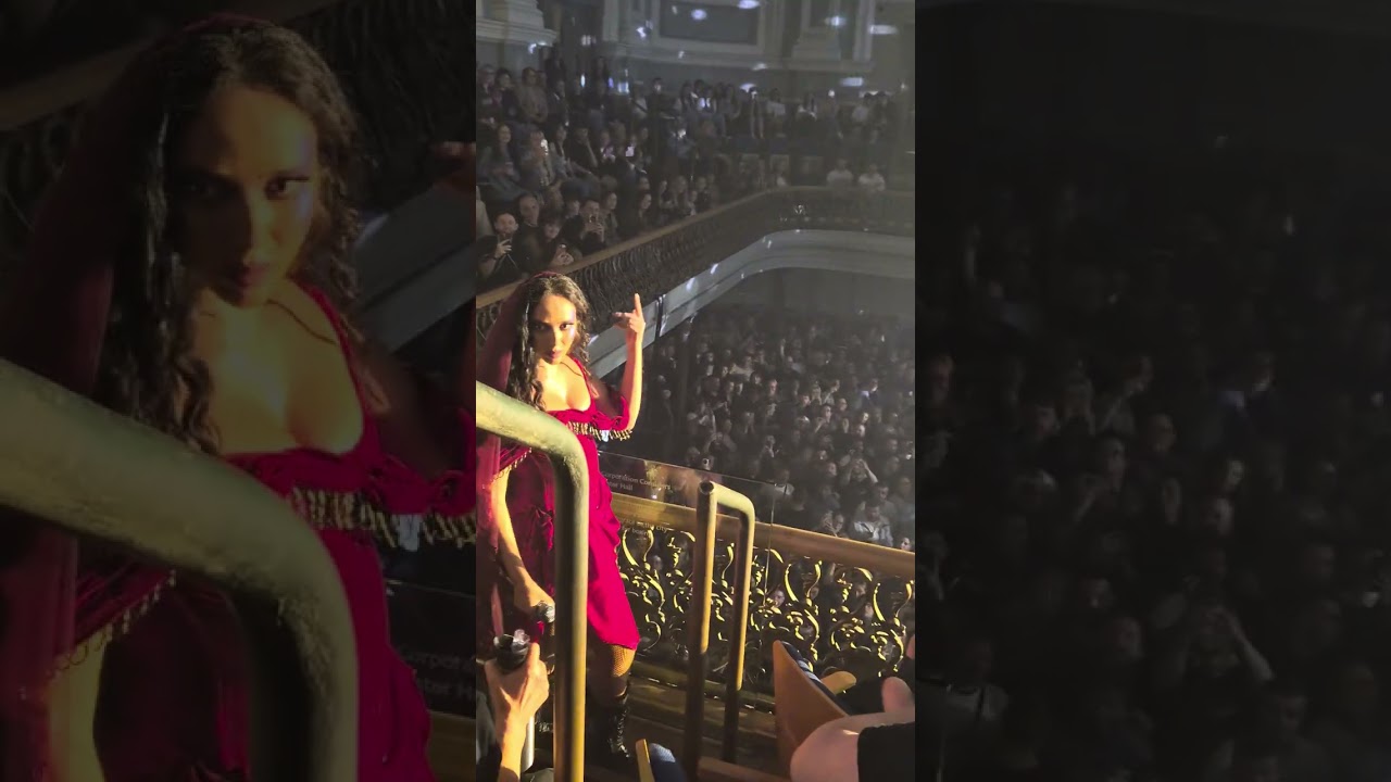 Jade performing silent disco ( that's showbiz baby tour) in belfast 