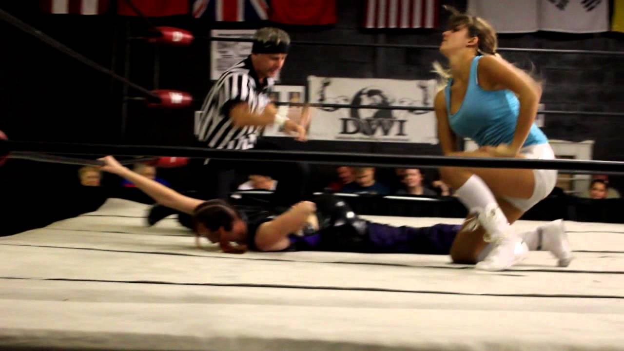 Chelsea Diamond vs Fenix Page