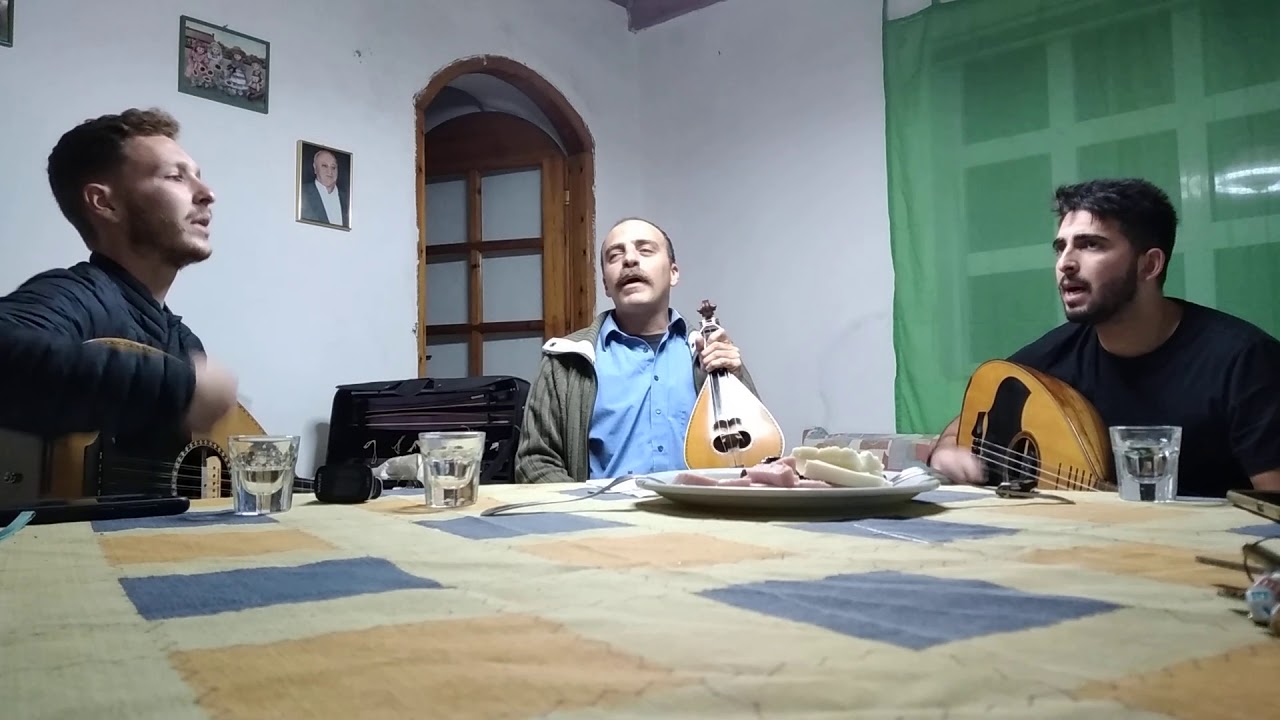 Αλέξανδρος Παπαδάκης - Σερτά