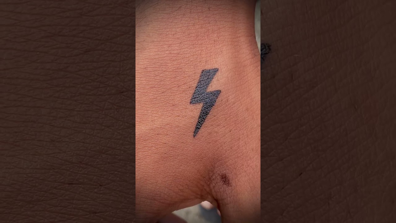 Flash ⚡️tattoo #flash #tattoo #tattooideas #art #viralvideo