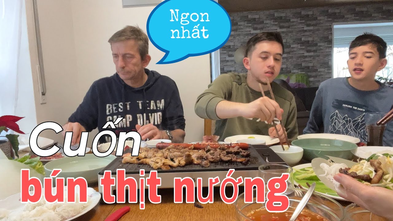 Ăn bánh tráng cuốn thịt nướng, Calvin mong mẹ làm món này thường xuyên | Cuộc sống ở Đức