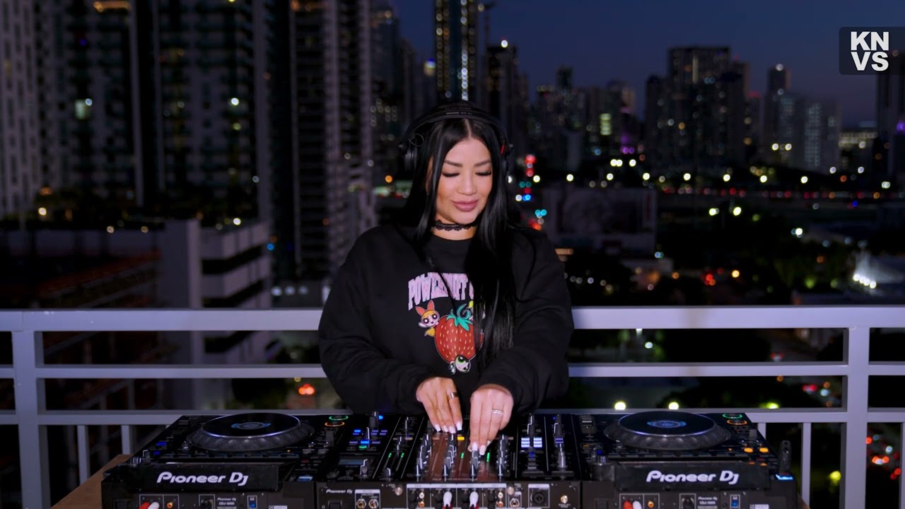 LYS ROMERO - EXCLUSIVE SET - MIAMI - ByKANVAS