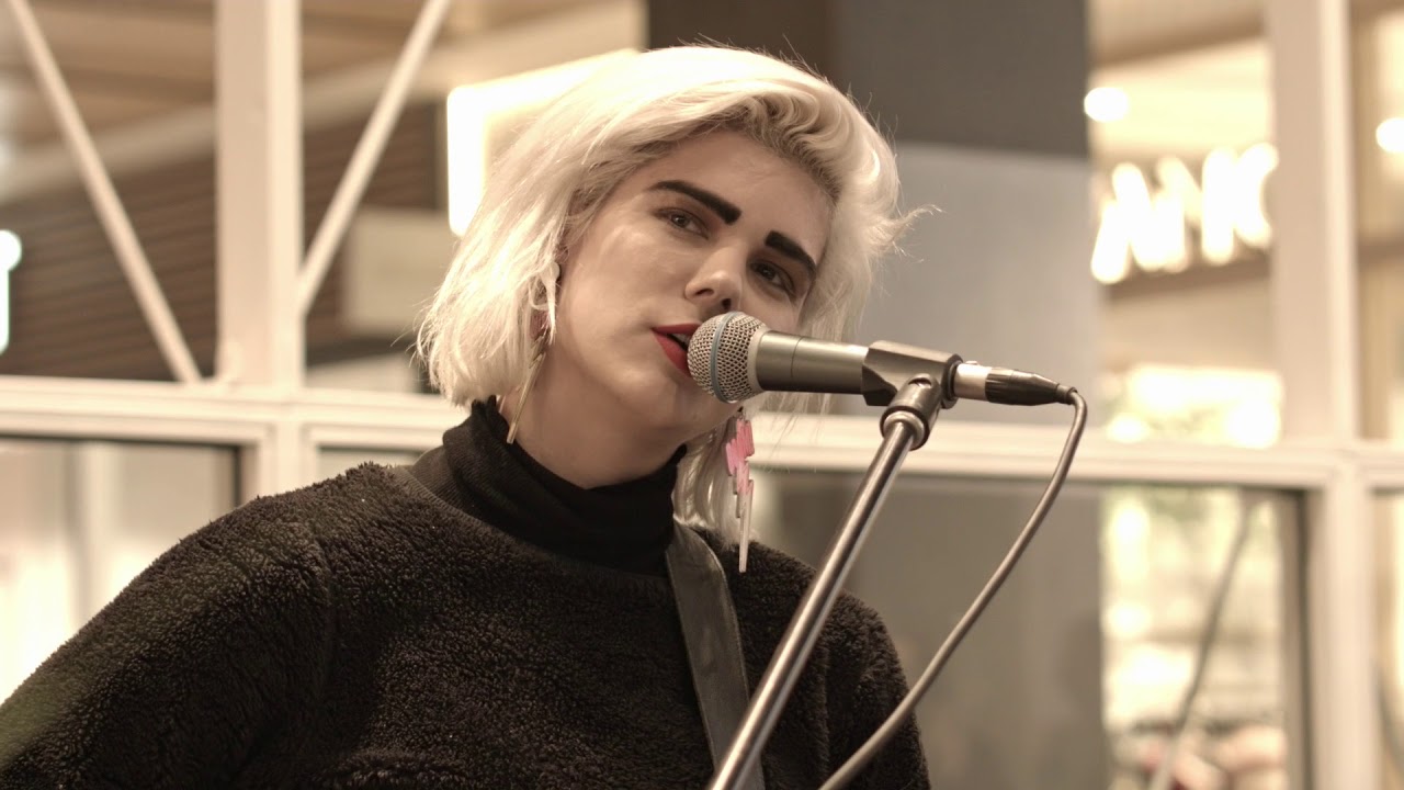 Bec Sandridge   - Central Sessions