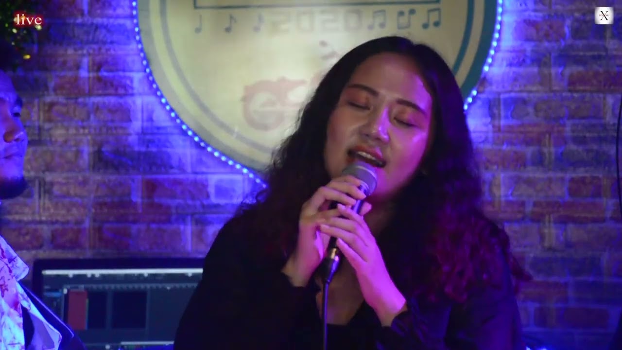 mam hlub dua lwm tiam -Cover:Anna Yang