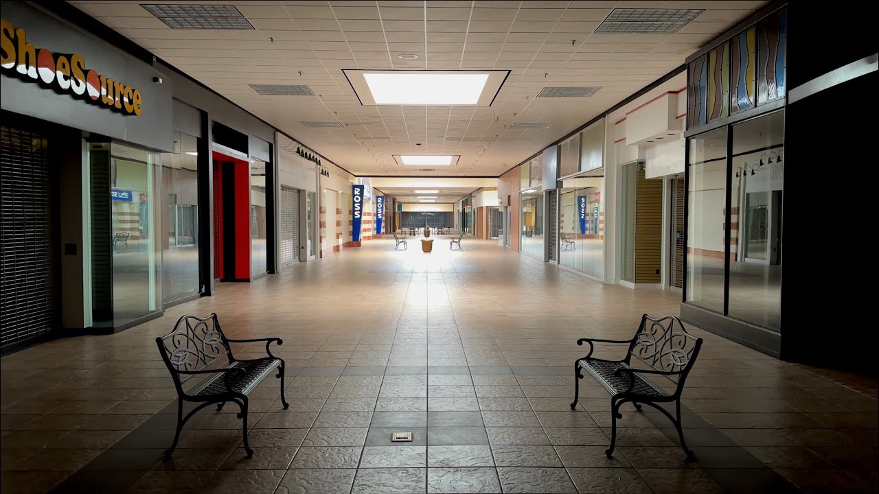 The DEADEST mall I've ever been to. (Glenwood Springs, CO) : Dead Mall Walking