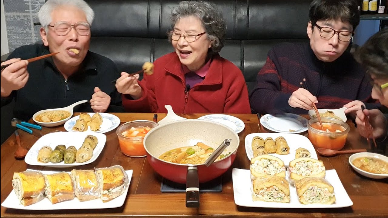 Кимчи Тунец Кимбап Мукбанг (рыбный рамэн, овощной тост) Рецепт