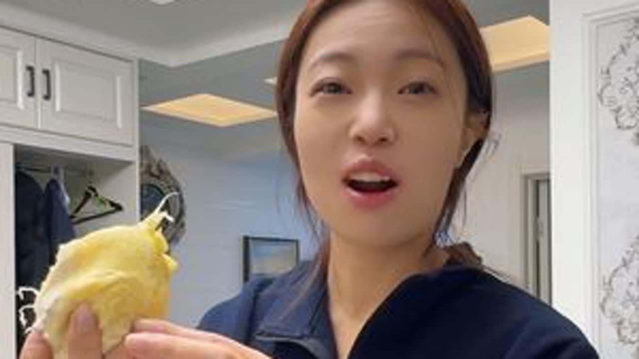 孩子在陌生的城市里自己生活，我们做父母的还是有太多的顾虑了 #中年 #家有女孩
