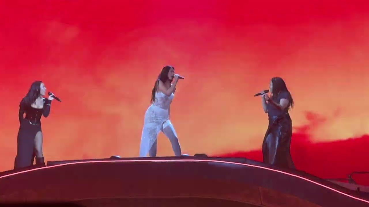 DUA LIPA - Falling Forever + Happy For You (Live Madrid Radical Optimism Tour 2025)