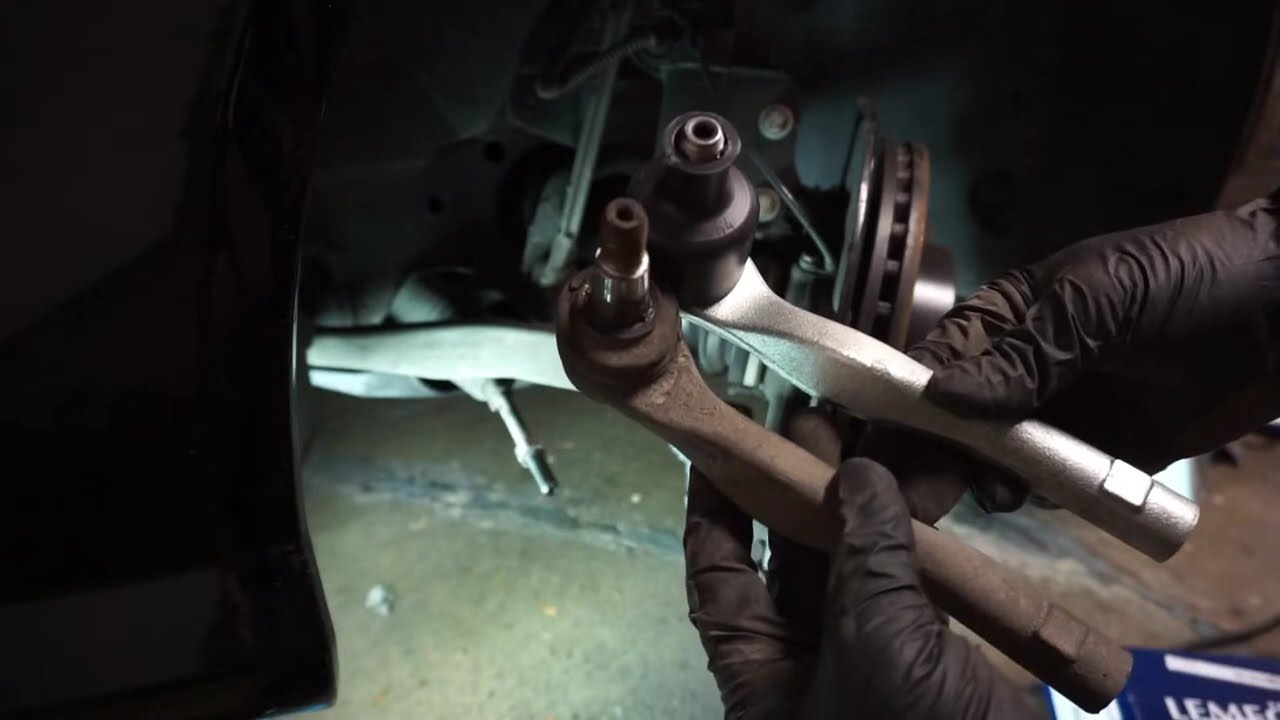 Замена наконечника рулевой тяги Mercedes C300