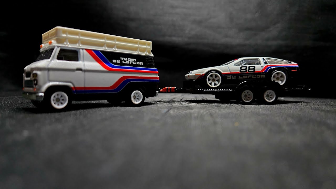 Hot Wheels: DMC Delorean Team Transport