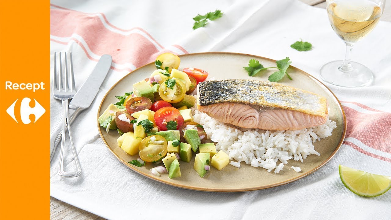 Gebakken zalmfilet met mango-avocadosalade en basmatirijst