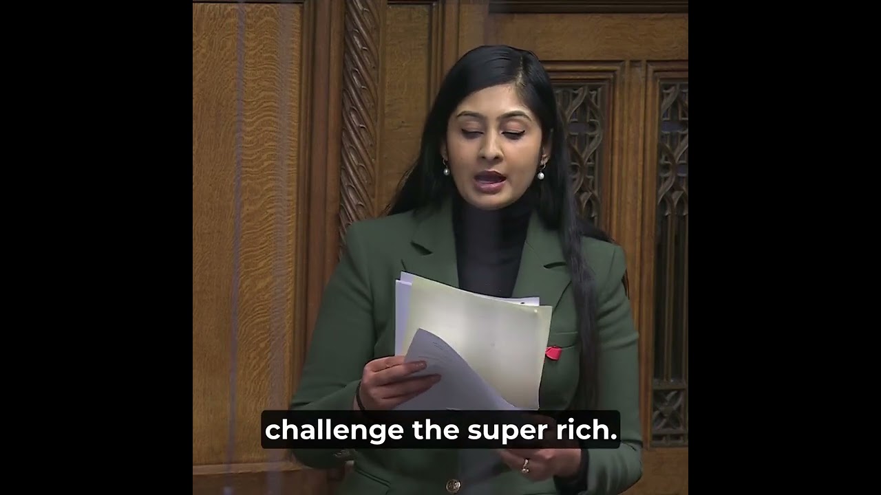 When Nigel Farage says, “kick an immigrant,” Keir Starmer asks, “how hard?”