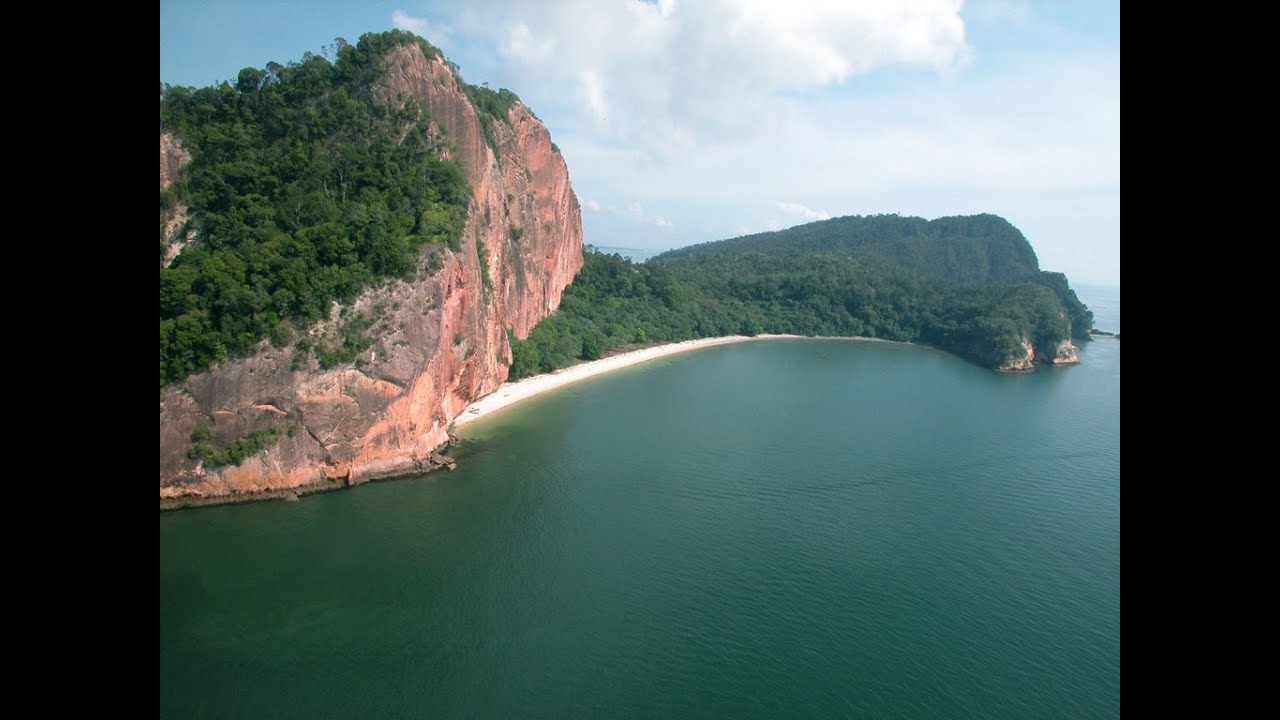 Hiking at Berhala Island & Bee Sting Allergic 