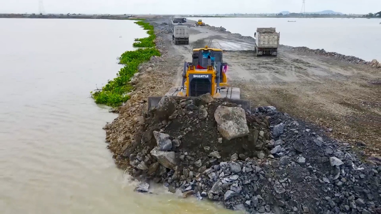 Wonderful Incredible Build Road in Lake Using Bulldozer And Wheel Loader Push Stone and Land
