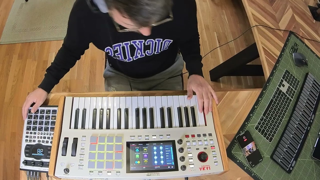 Boombap Beatmaking on Akai MPC with MSXII Lo Fly Dirt, Roland SP-404 and Ableton Live
