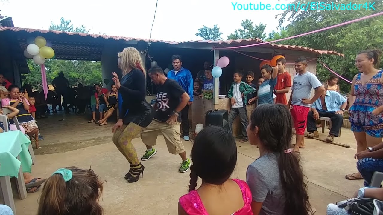 Bailando por un beso: Barra vs Wendy (NO SE RECOMIENDA A PEQUEÑOS). Cumpleaños de Tia Lidia.Parte 15