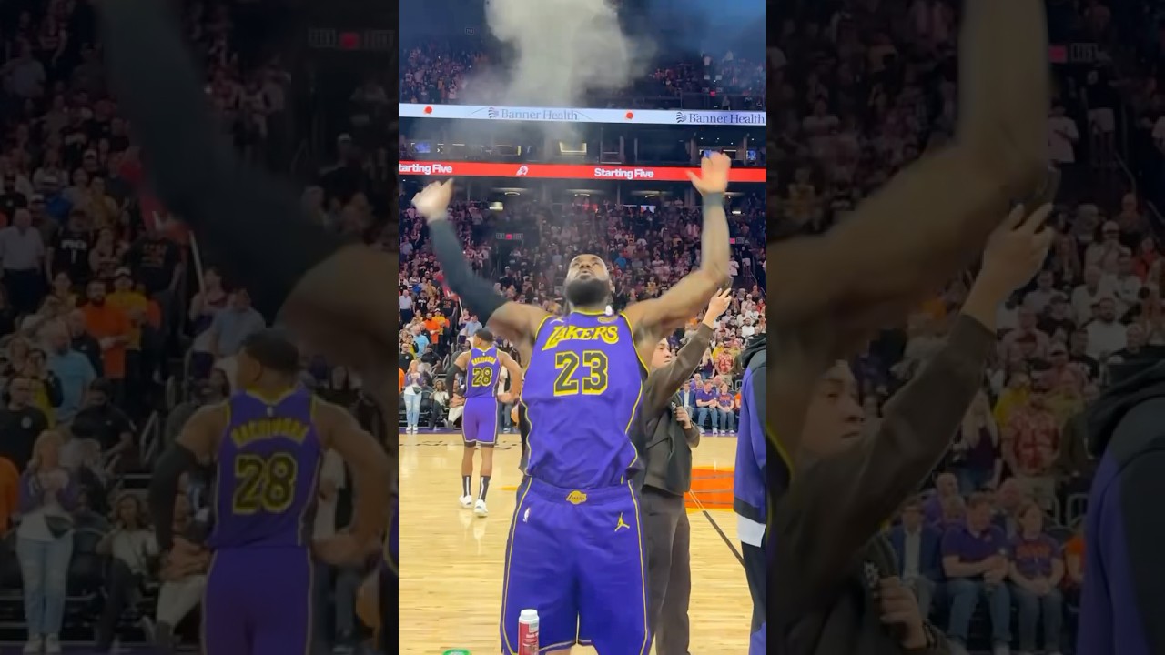 LeBron James&rsquo; ICONIC chalk toss in Phoenix! 🔥👀|#Shorts