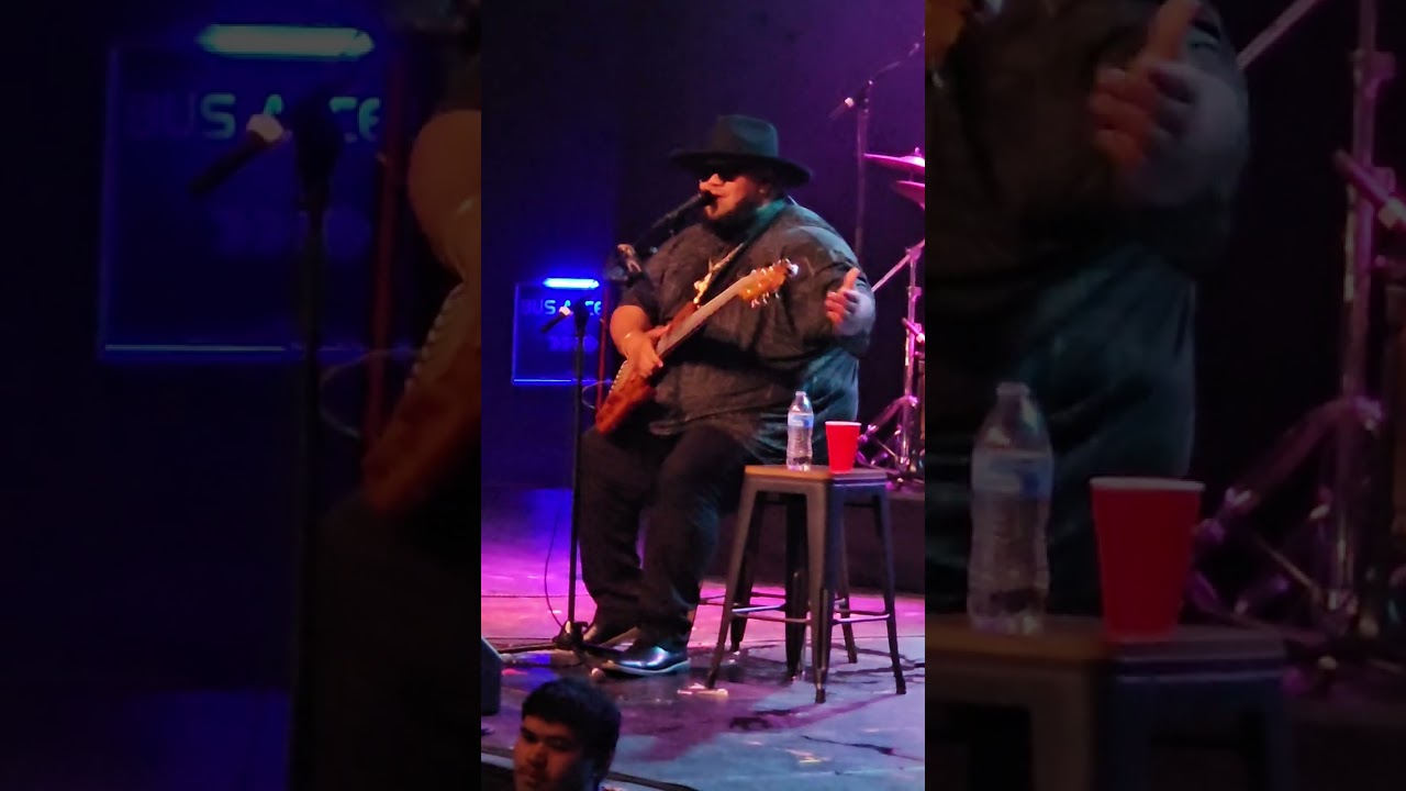 Ouana Live Salt Lake City - Josh Tatofi