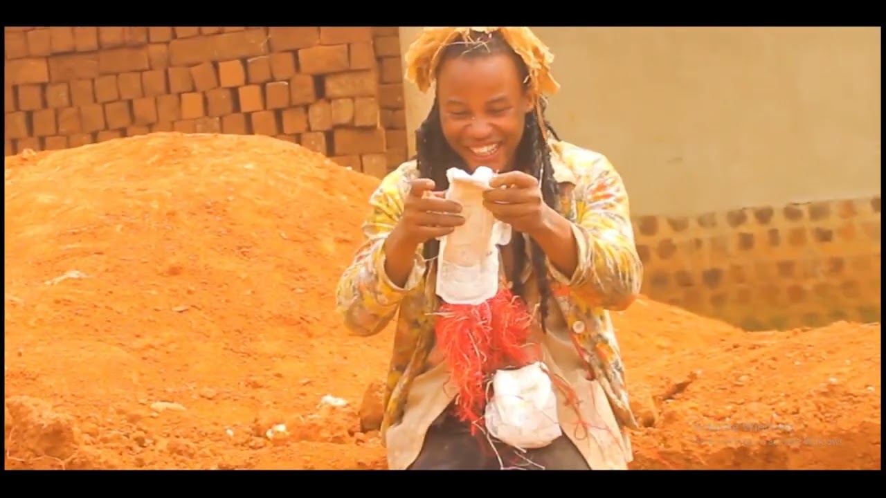 Endabirwaamu ya Namwaandu vj Emmy