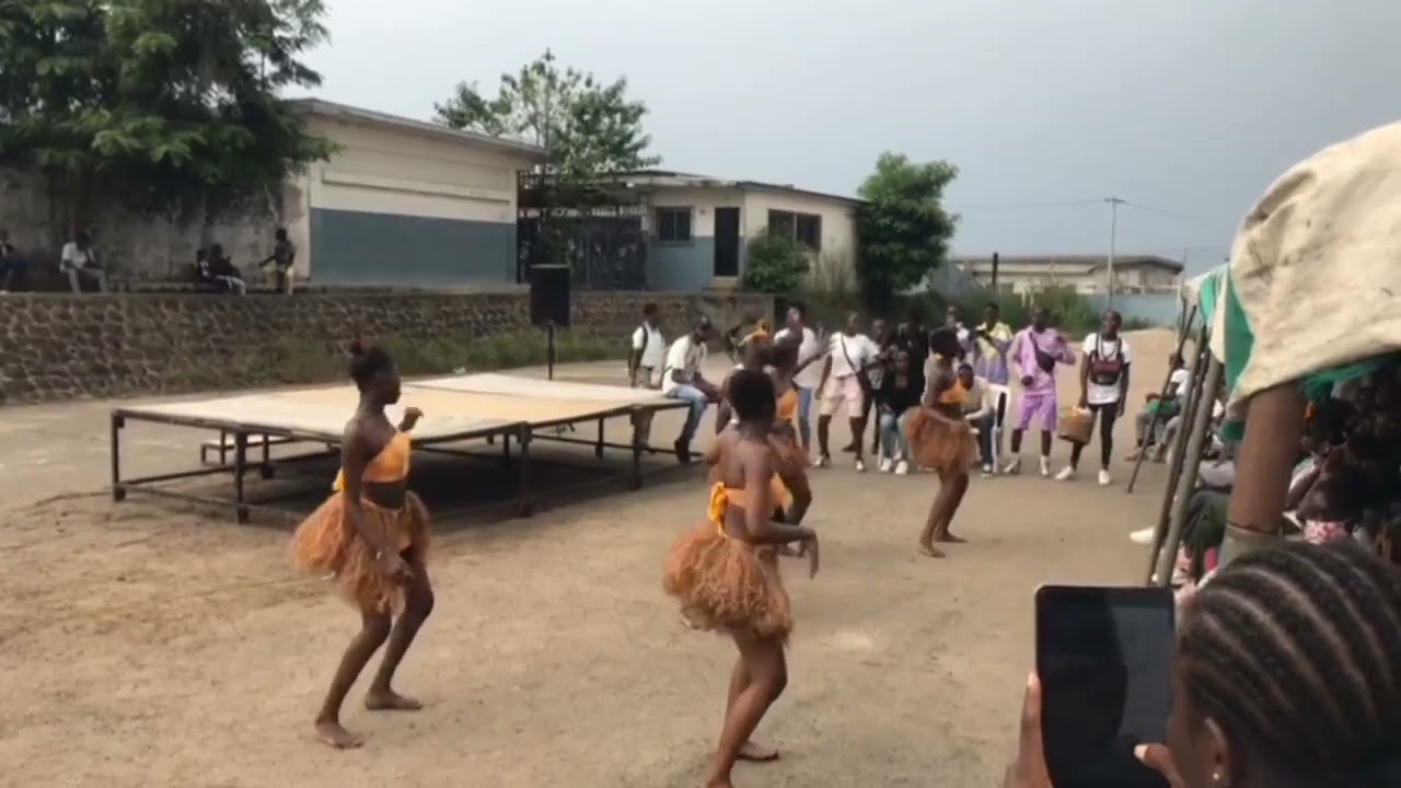 les étoiles 🌟 dancing en prestation a nelson Mandela feu