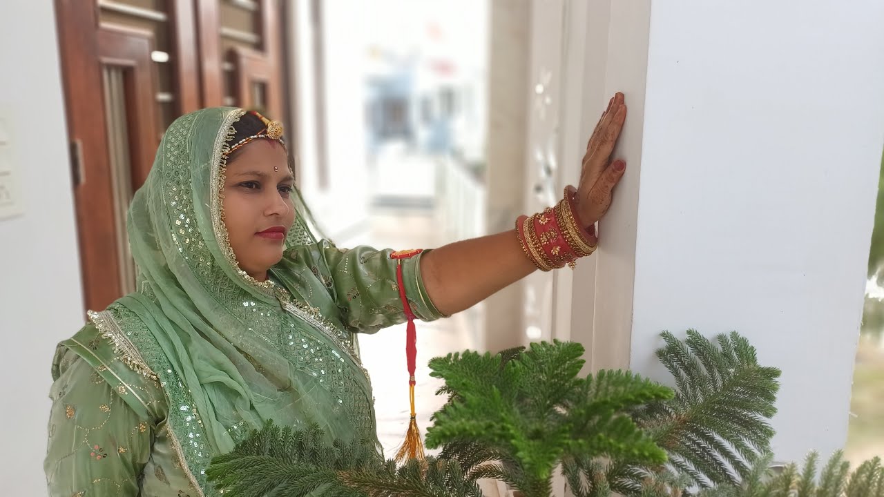 Live aa gaye hain – Aaiye baat karein aur Mehndi Design dekhein