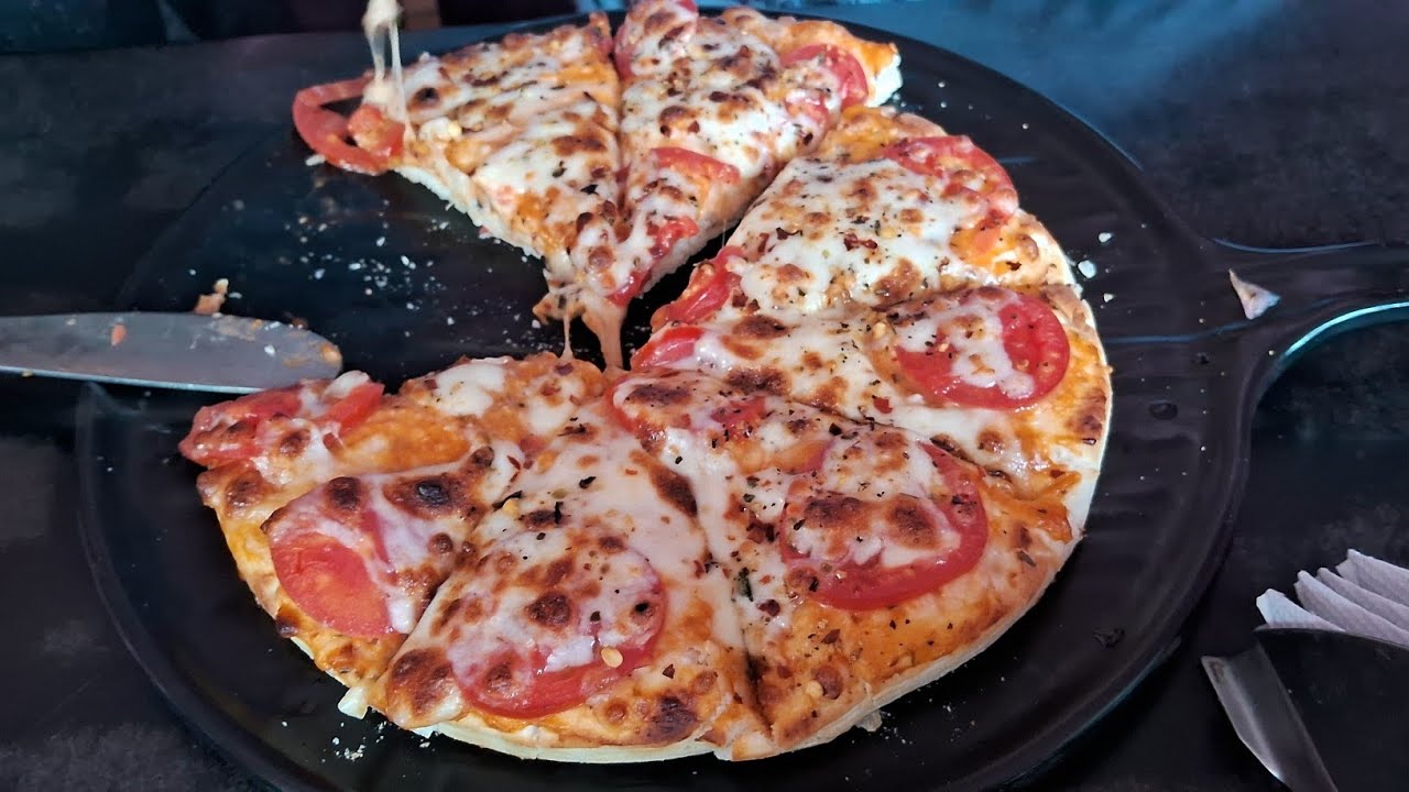 आज विभु की पिज्जा खाने की इच्छा हुई पूरी 🍕🍕😂#viral #vlog #pizzalovers #pahadan 