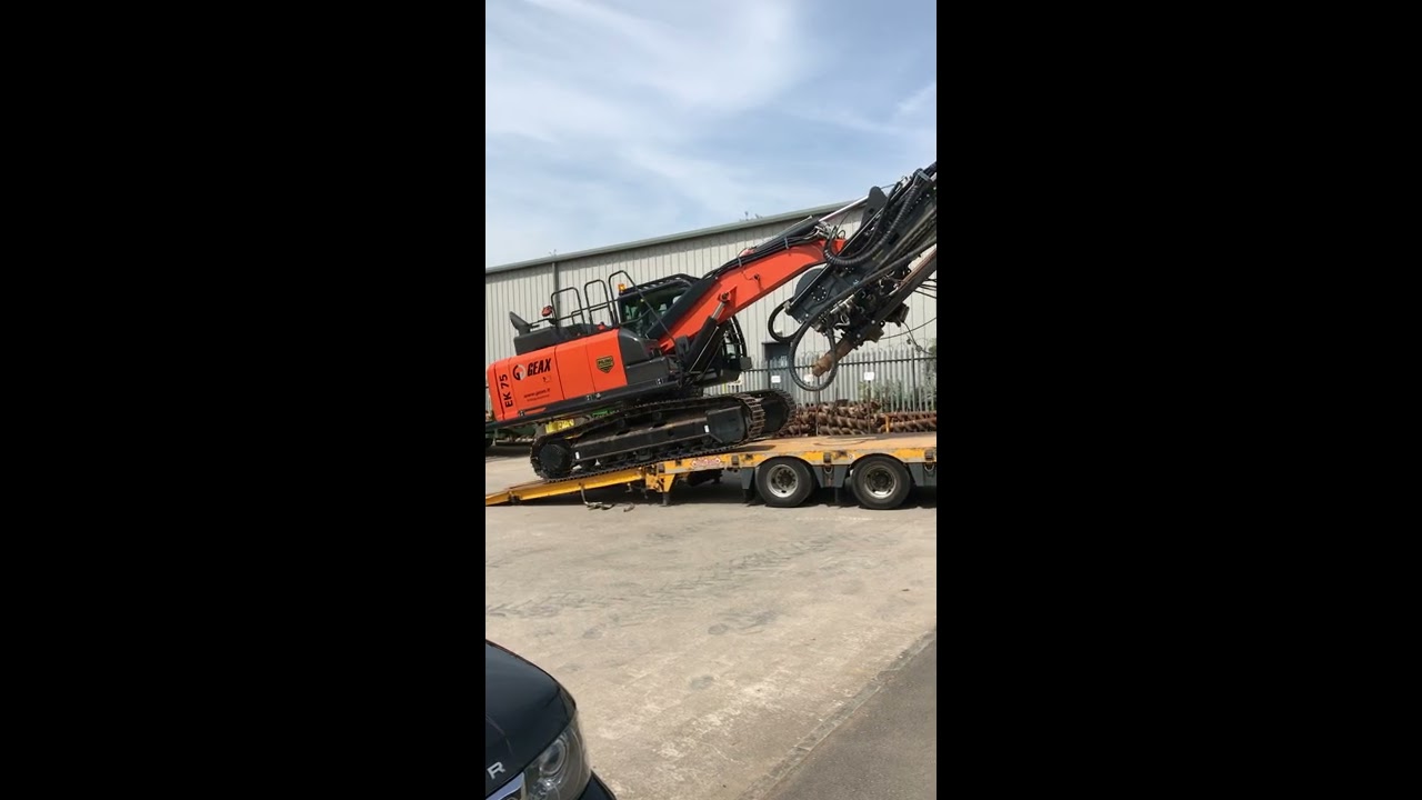 Geax EK75 Piling Rig Loading