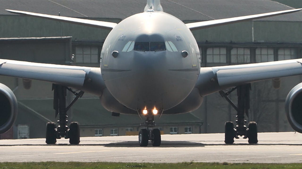 RAF A330 Voyager tanker departs Brize Norton [4K]
