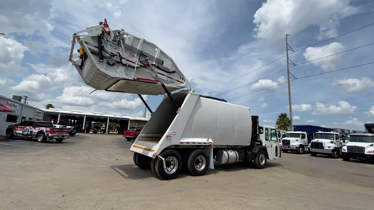 2024 Battle Motors LET2 28yd Pac Tech Rear Loader Garbage Truck - 108557
