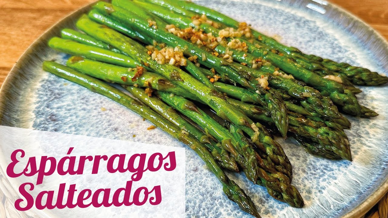ESPARRAGOS SALTEADOS CON MANTEQUILLA Y AJO | Receta f&aacute;cil