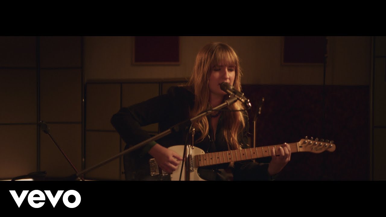 Madison Cunningham - Sunshine Over The Counter (Live Performance)