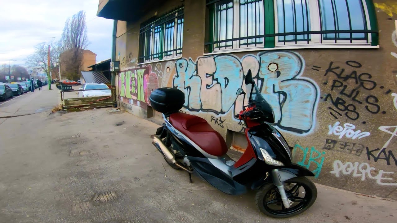 Piaggio Beverly 350  - Ride to Work | December Vibes