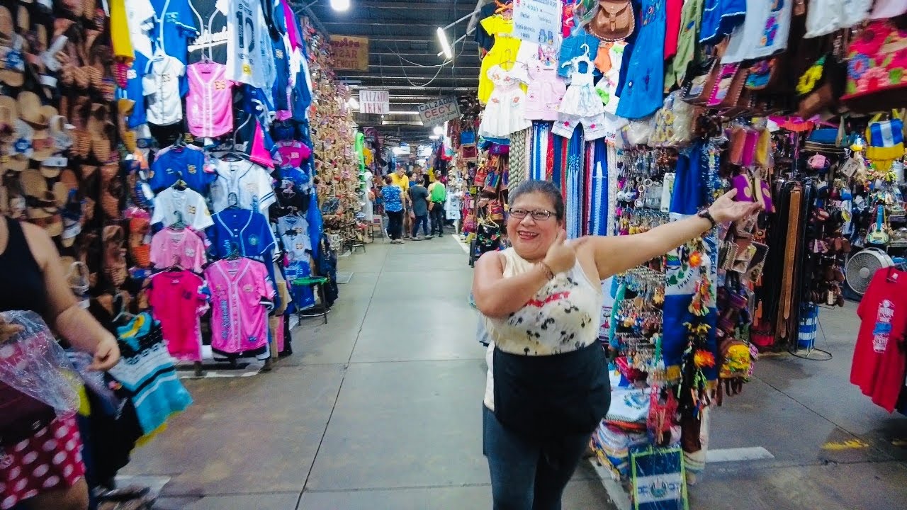 Amigos suscriptores me llevaron a conocer el mercado xcuartel aquí en El Salvador