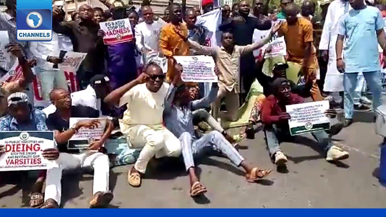 Nigerian Students Protest Over ASUU Strike