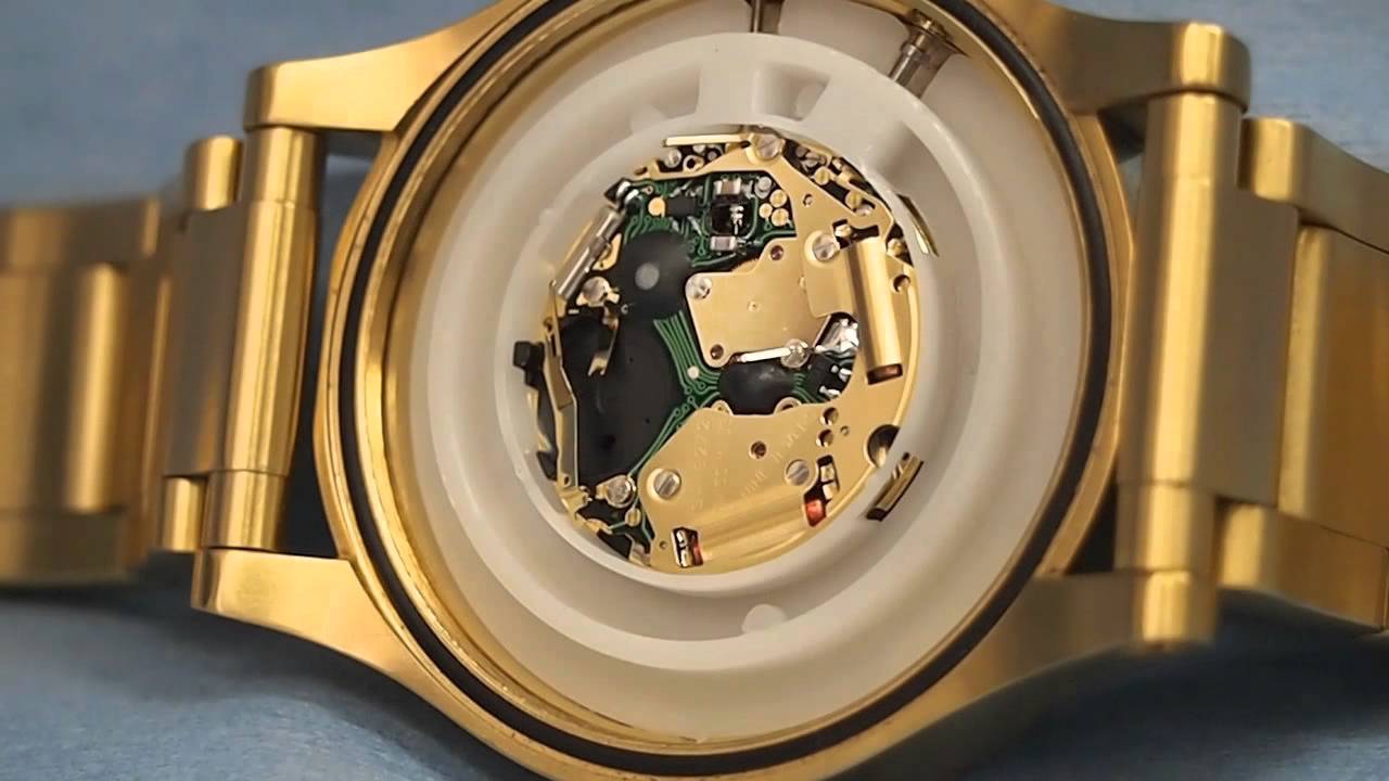 Inside the Nixon 51-30 Gold Tide watch
