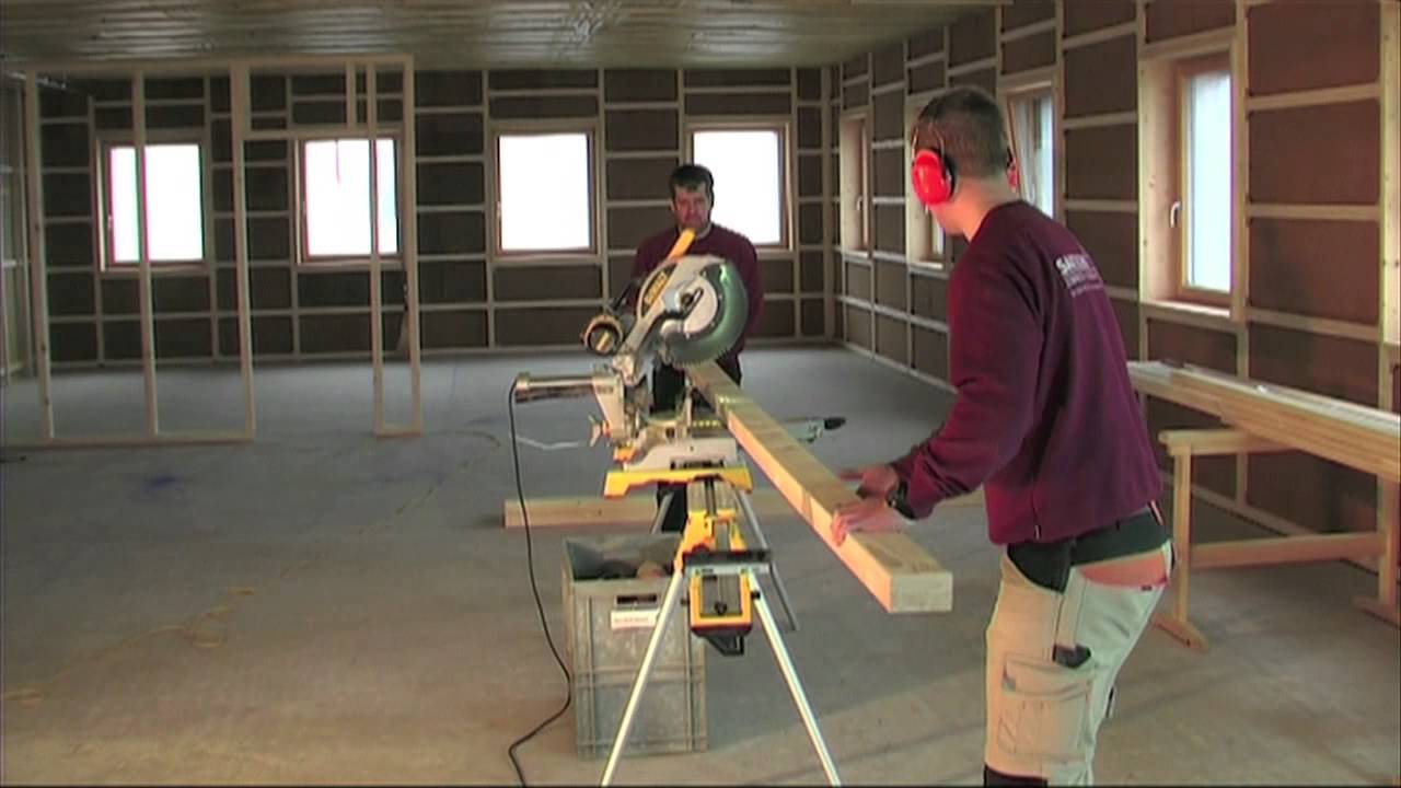 Pokosov&aacute; pila DeWALT DWS780