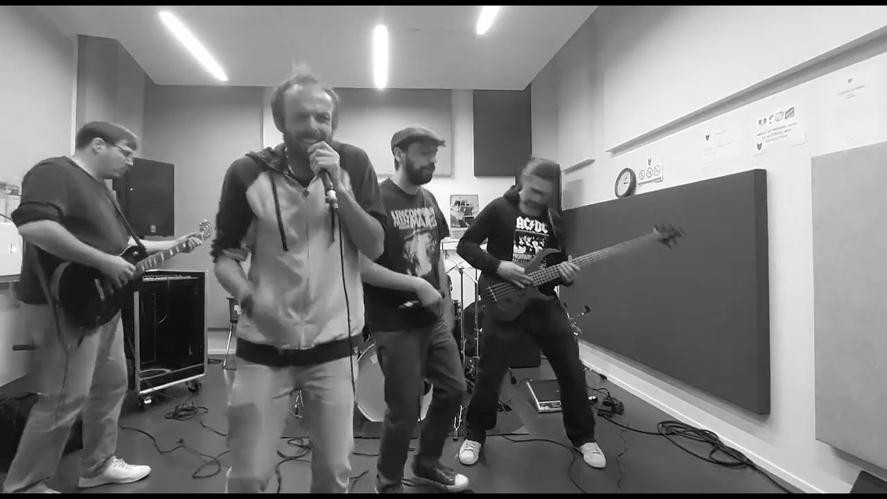 Blustery - C'est La Vie