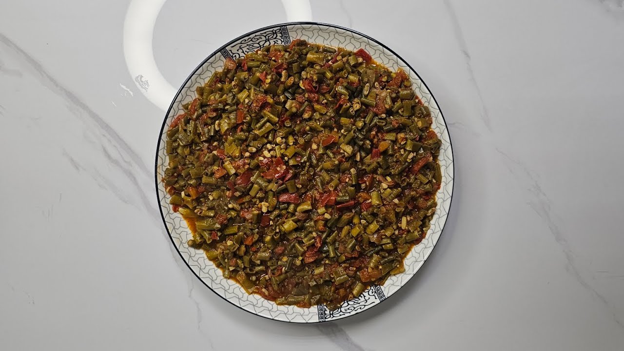 طريقة تحضير اللوبيا الخضراء بالزيت زيتون على طريقتي 😋 