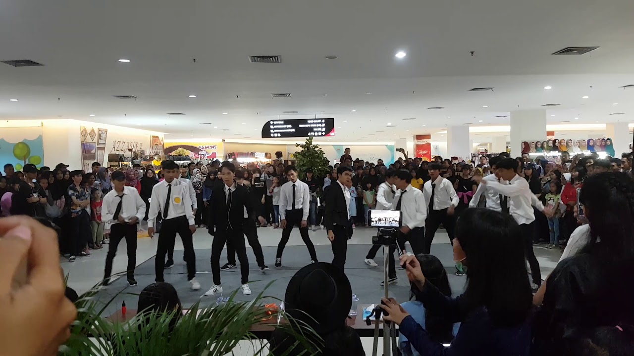 SUPER JUNIOR - BONAMANA + Sorry Sorry Cover Dance By D'One