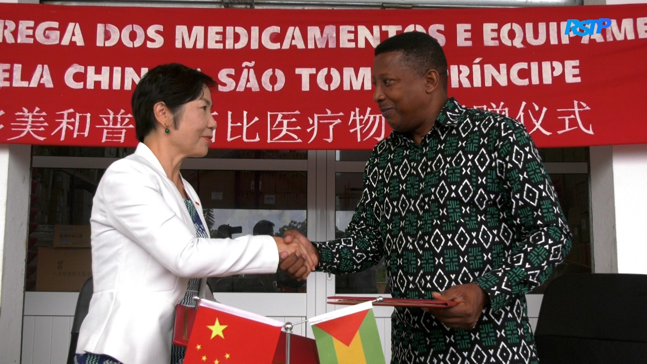 China oferece medicamentos e consumíveis ao Hospital Central